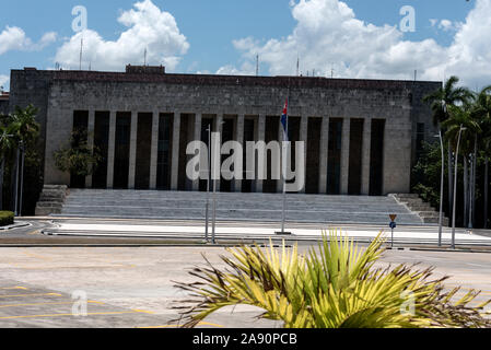Conseil d'État cubain - Consejo de Estado de Cuba, 4JC7 +73 en révolution Plaza à La Havane, Cuba. Le même bâtiment est aussi le palais de la Révolution Banque D'Images