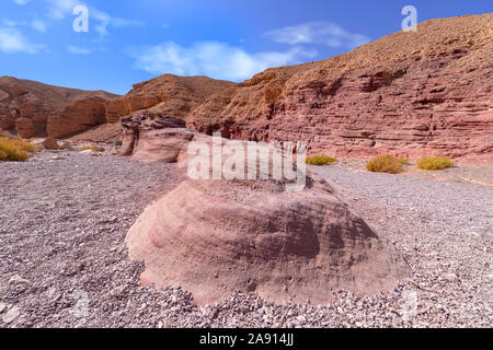 Des fragments de sable dans les falaises d'érosion Canyon rouge. Billet d'Israël Banque D'Images