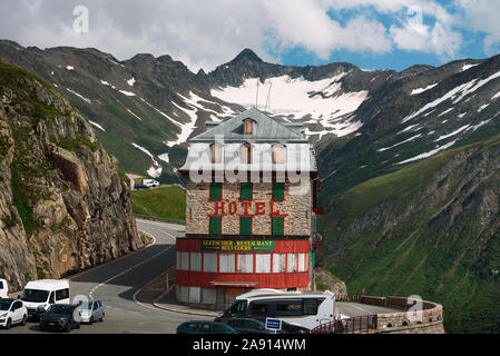 Hôtel de montagne fermé situé près du glacier du Rhône dans la région de Berchtesgaden, Suisse Banque D'Images