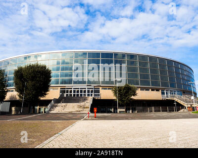 Zenith, anciennement connu sous le nom de Palazzo dello Sport ou Palaeur, est multi-sports et divertissements arena dans le quartier Eur de Rome - Italie Banque D'Images