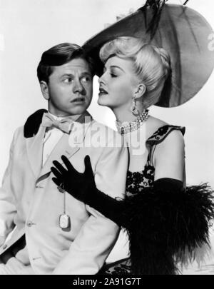 MICKEY ROONEY et MARILYN MAXWELL DANS DES VACANCES D'été (1948), réalisé par Rouben Mamoulian. Credit : M.G.M. / Album Banque D'Images