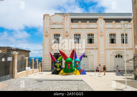 Salvador - Bahia, Brésil - Circa 2019 Septembre : une vue de l'entrée de la Casa do carnaval de Bahia, un musée d'Art moderne sur le thème du carnaval de Salvador Banque D'Images