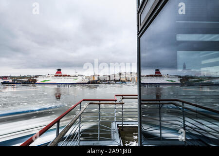 La mer d'hiver vu depuis le balcon Banque D'Images