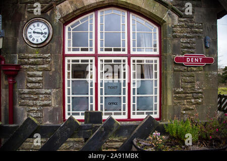 L'ancien bâtiment de la gare à la gare la Dent, Cowgill, South Lakeland district de Cumbria, le plus haut au-dessus du niveau de la mer en Angleterre à 1150 pieds Banque D'Images