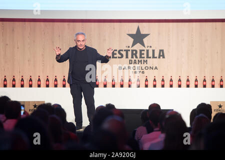 Ferran Adrià parle sur scène lors de congrès Estrella Damm Gastronomie à Lisbonne, Portugal. Banque D'Images