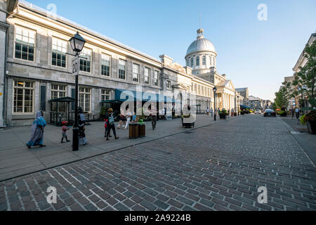 Promenade touristique et déjeuner dans la populaire rue St Paul dans le Vieux Port. Montréal Québec Banque D'Images