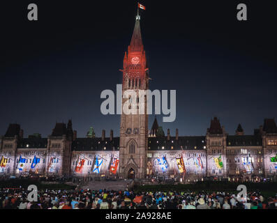 Northern Lights Spectacle Son et Lumière - 27 juillet 2019. Présenté sur la Colline du Parlement un spectacle sur cheminement du Canada à ce jour. Banque D'Images