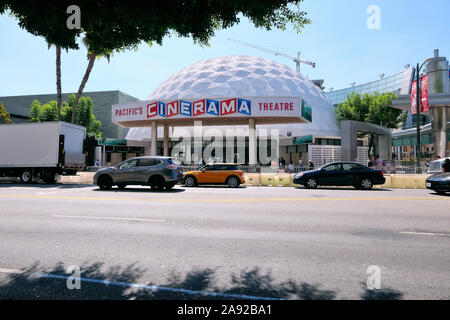 Le théâtre du Pacifique de Cinerama, théâtre de film légendaire sur Sunset Boulevard, Hollywood, Los Angeles, Californie, USA Banque D'Images