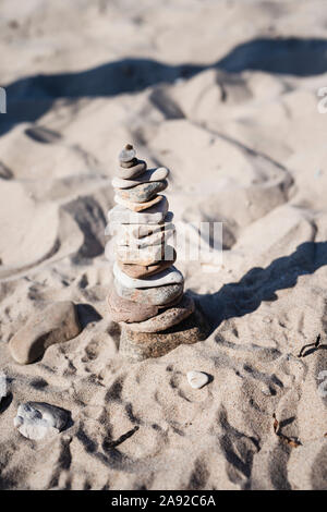 Pile de pierres sur beach Banque D'Images