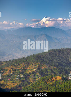 Vue sur montagnes Nanda Devi de Kausani Banque D'Images