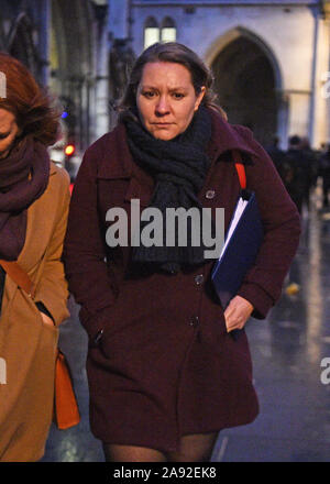 Candidat du travail Anna Turley arrive à la Cour royale de Justice de Londres où elle se bat contre un procès en diffamation contre l'Unite the Union et Sqwawkbox. Banque D'Images