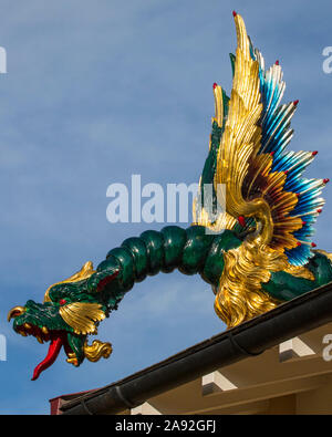 Surrey, UK - 14 septembre 2019 : l'une des sculptures de dragon sur la célèbre pagode de grands jardins botaniques royaux de Kew à Surrey, Royaume-Uni. Banque D'Images