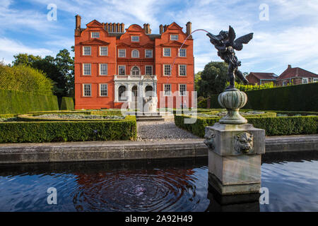 Surrey, UK - 14 septembre 2019 : The Dutch House - un des rares bâtiments encore debout de Kew Palace - situé dans le parc du Jardin botanique royal de Kew Banque D'Images