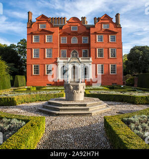 Surrey, UK - 14 septembre 2019 : The Dutch House - un des rares bâtiments encore debout de Kew Palace - situé dans le parc du Jardin botanique royal de Kew Banque D'Images