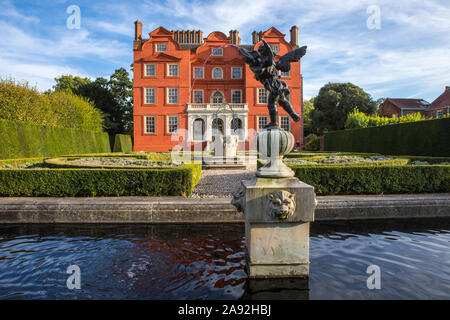 Surrey, UK - 14 septembre 2019 : The Dutch House - un des rares bâtiments encore debout de Kew Palace - situé dans le parc du Jardin botanique royal de Kew Banque D'Images