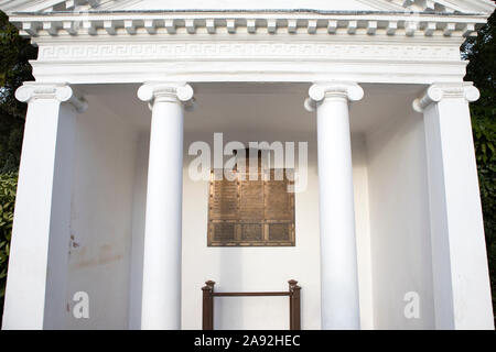 Surrey, UK - 14 septembre 2019 : un monument de guerre à Kew Royal Botanic Gardens, dédié au personnel de Kew Gardens qui ont perdu la vie au cours de la F Banque D'Images