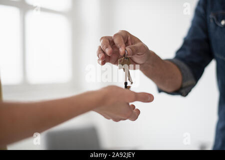 Mains avec clés Banque D'Images