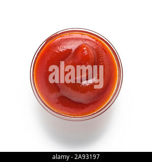 Bouteille de ketchup, sauce barbecue, panicules de cerise, bouteille de verre, bol, condiment tomates panicules Banque D'Images