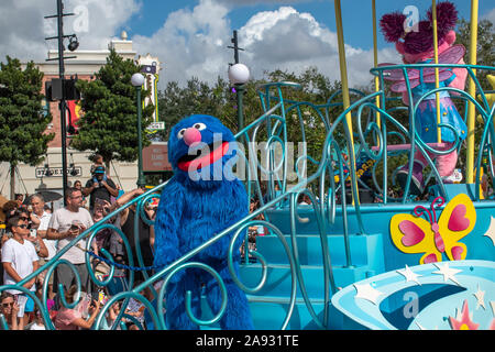 Orlando, Floride, 09 novembre 2019. Grover dans Sesame Street Parade Party at Seaworld Banque D'Images