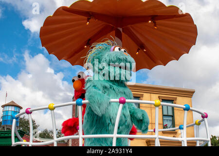 Orlando, Floride, 09 novembre 2019. Rosita dans Sesame Street Parade Party at Seaworld Banque D'Images