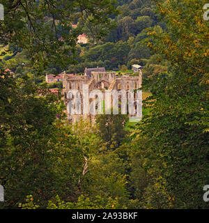 L'abbaye de Rievaulx vu de Rievaulx Terrace, Ryedale, North Yorkshire Moors, UK Abbey Banque D'Images