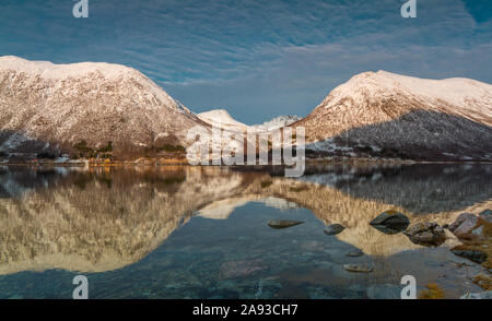 Kattfjorden Kvaløysletta Norvège fjord en hiver Banque D'Images