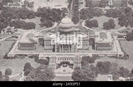 Vue aérienne du Capitole à Washington au-dessus de la rivière Potomac, Capitol Building, est l'accueil du Congrès des États-Unis 1930. Banque D'Images