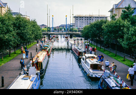 La voie d'eau et de l'Association du Festival National Boat Show à Salford Quays, 1998. C'est le seul moment où il a été tenu à Salford Quays. Banque D'Images