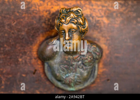 Venise, Italie - 18 juillet 2019 : Un bouton de porte au Palais des Doges, ou Palais Ducal dans la ville de Venise, Italie. Banque D'Images