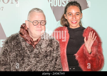 Somerset House, Londres, Royaume-Uni, 12 novembre 2019. Les arrivées de célébrités sur le tapis rouge pour l'ouverture annuelle de la Somerset House patinoire, parrainé par Fortnum and Mason. Credit : Imageplotter/Alamy Live News Banque D'Images