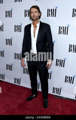 Nashville, Tennessee, USA. 12 Nov, 2019. 12 novembre 2019 - Nashville, Tennessee - Ryan Hurd. 2019 BMI Country Awards tenue au Siège de l'IMC Music Row. Crédit photo : Laura Farr/AdMedia Crédit : MediaPunch Inc/Alamy Live News Banque D'Images