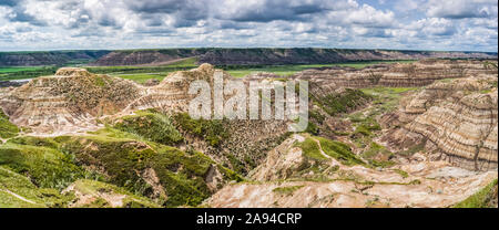 Horse Thief Canyon dans les Badlands canadiens, comté de Starland; Drumheller, Alberta, Canada Banque D'Images