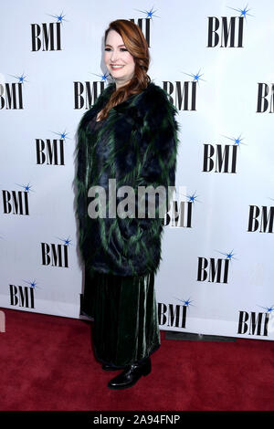 Nashville, Tennessee, USA. 12 Nov, 2019. 12 novembre 2019 - Nashville, Tennessee - Hilary Williams. 2019 BMI Country Awards tenue au Siège de l'IMC Music Row. Crédit photo : Laura Farr/AdMedia /MediaPunch MediaPunch Crédit : Inc/Alamy Live News Banque D'Images