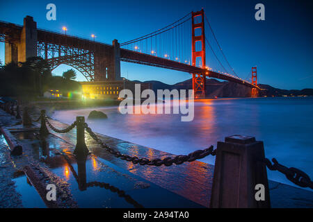 Le célèbre pont suspendu - Golden Gate Bridge à San Francisco en France Banque D'Images