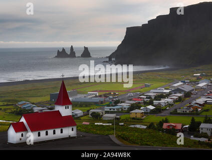 Église Reyniskirkja dans le village de Vik, Islande Banque D'Images