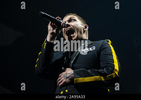 Copenhague, Danemark. 12 Nov, 2019. Le groupe de hard rock américain Shinedown effectue un concert live à KB Hallen à Copenhague. Ici le chanteur Brent Smith est vu sur scène. (Photo crédit : Gonzales Photo/Peter Troest/Alamy Live News). Banque D'Images