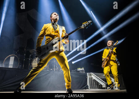 Copenhague, Danemark. 12 Nov, 2019. Le groupe de hard rock américain Shinedown effectue un concert live à KB Hallen à Copenhague. Ici bassiste Eric Bass est vu sur scène. (Photo crédit : Gonzales Photo/Peter Troest/Alamy Live News). Banque D'Images