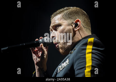 Copenhague, Danemark. 12 Nov, 2019. Le groupe de hard rock américain Shinedown effectue un concert live à KB Hallen à Copenhague. Ici le chanteur Brent Smith est vu sur scène. (Photo crédit : Gonzales Photo/Peter Troest/Alamy Live News). Banque D'Images