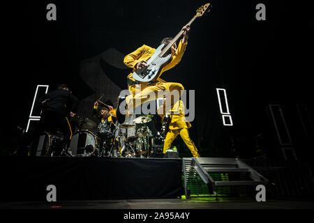 Copenhague, Danemark. 12 Nov, 2019. Le groupe de hard rock américain Shinedown effectue un concert live à KB Hallen à Copenhague. Ici bassiste Eric Bass est vu sur scène. (Photo crédit : Gonzales Photo/Peter Troest/Alamy Live News). Banque D'Images