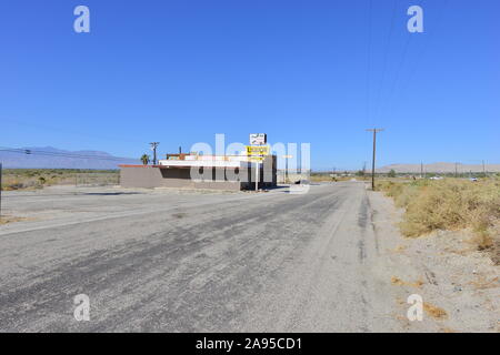 Un motel désert sur la mer de Salton en Californie. Banque D'Images