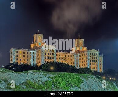 Hôtel National de Cuba dans la nuit, La Havane, Cuba Banque D'Images