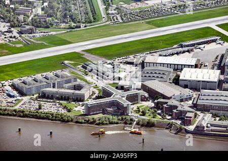 Airbus, site de l'usine avec des installations de production, chantier et de l'aéroport, de Finkenwerder, Hambourg, Allemagne Banque D'Images