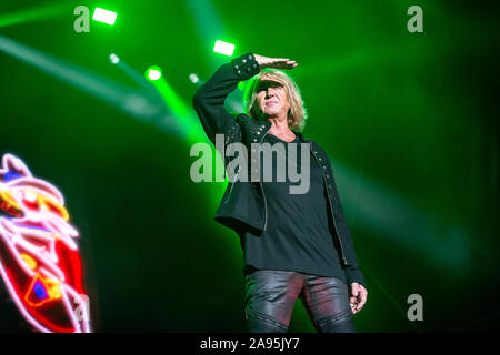 Solvesborg, Suède. 06th, 2019 juin. Le groupe de rock anglais Def Leppard effectue un concert live au festival de musique suédois Sweden Rock Festival 2019. Le chanteur Joe Elliot est ici vu sur scène. (Photo crédit : Gonzales Photo - Terje Dokken). Banque D'Images