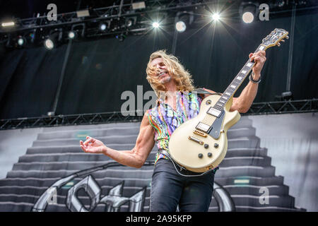 Solvesborg, Suède. 08th, 2019 juin. Le groupe de rock américain Styx effectue un concert live au cours de la fête de la musique suédoise Sweden Rock Festival 2019. Ici le guitariste Tommy Shaw est vu sur scène. (Photo crédit : Gonzales Photo - Terje Dokken). Banque D'Images