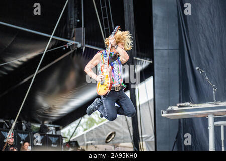 Solvesborg, Suède. 08th, 2019 juin. Le groupe de rock américain Styx effectue un concert live au cours de la fête de la musique suédoise Sweden Rock Festival 2019. Ici le guitariste Tommy Shaw est vu sur scène. (Photo crédit : Gonzales Photo - Terje Dokken). Banque D'Images