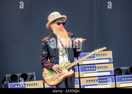 Solvesborg, Suède. 07th, 2019 juin. Le groupe de rock sudiste ZZ Top effectue un concert live au cours de la fête de la musique suédoise Sweden Rock Festival 2019. Ici le chanteur et guitariste Billy Gibbons est vu sur scène. (Photo crédit : Gonzales Photo - Terje Dokken). Banque D'Images