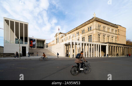 Vue d'extérieur de James Simon Galerie à l'île aux musées , Museumsinsel à Mitte Berlin, Allemagne, l'architecte David Chipperfield. Banque D'Images