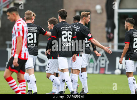 ROTTERDAM, 13-11-2019 , Stade het Kasteel . La pratique néerlandaise de football match entre Sparta Rotterdam et NEC Nimègue, Tom Overtoom de NEC Nimègue scoort de 1-1 Banque D'Images