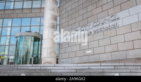 Dublin, Irlande - 16 Février 2019 : des détails architecturaux de l'édifice du Conseil de la ville de Dublin au centre ville par une journée d'hiver Banque D'Images