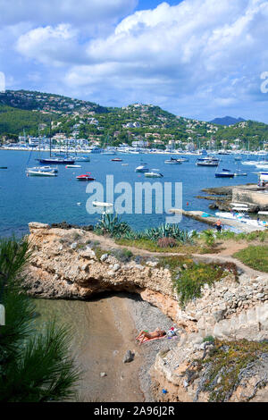 Bateaux dans le port de Port d''Andtratx, Andratx, Mallorca, Baleares, Espagne Banque D'Images